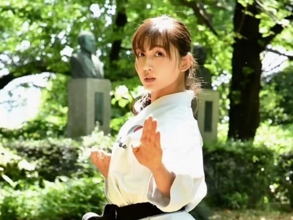 野嶋紗己子